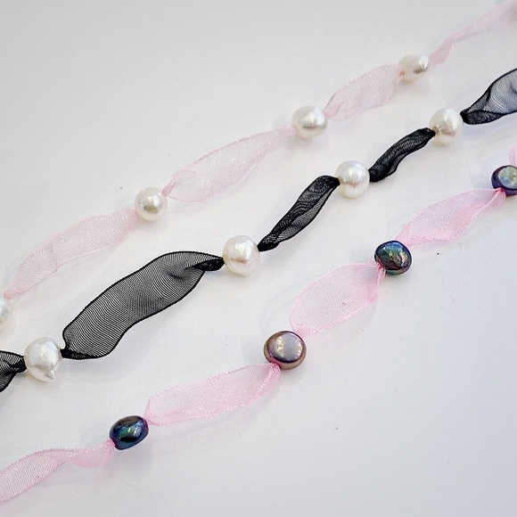 Pearl and Ribbon Necklace - Picture 3 of 6